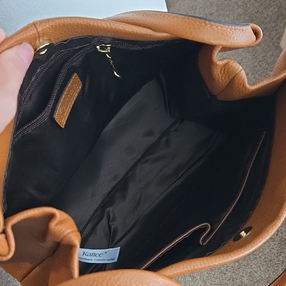 Elegant Brown Leather Shoulder Bag - Picture 6 of 10